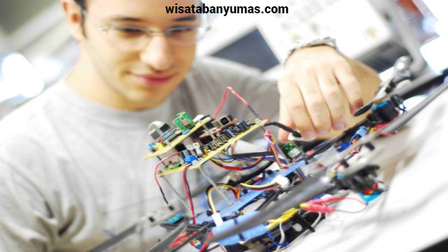 Universitas Teknik Elektro Terbaik