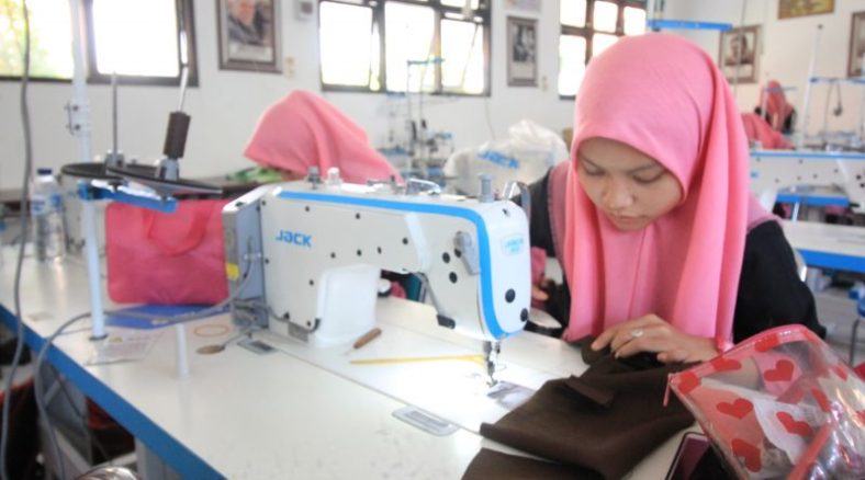 5 Kampus dengan Jurusan Tata Busana Terbaik
